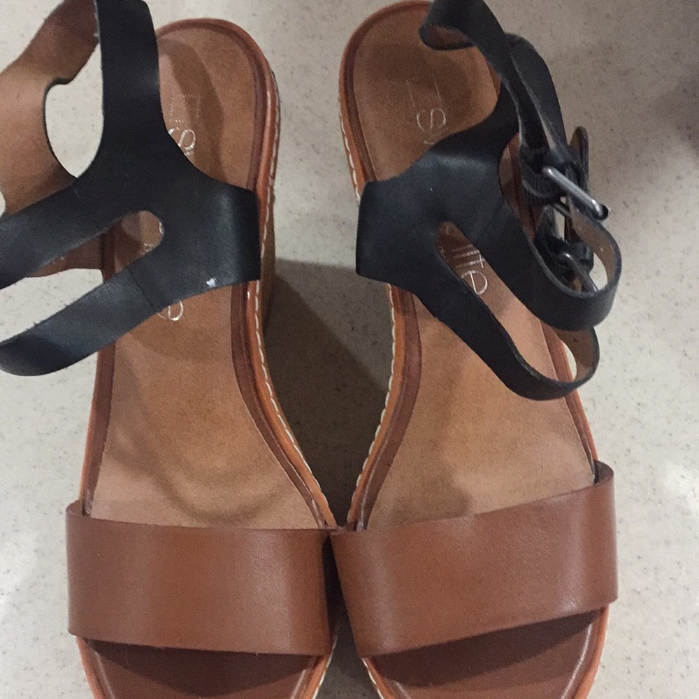 Wedge sandals